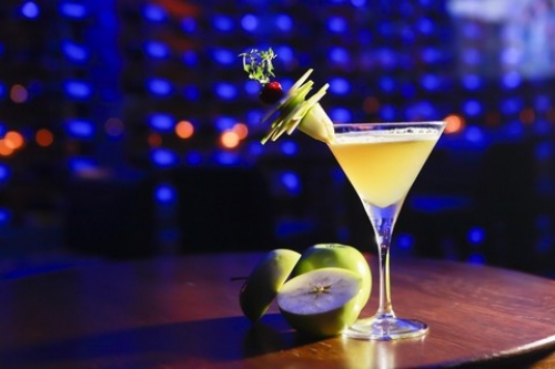 Thưởng thức cocktail và ngắm nhìn Hà Nội - 3