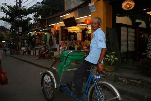 Lung linh đêm phố Hội - 2