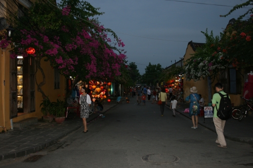 Lung linh đêm phố Hội - 6