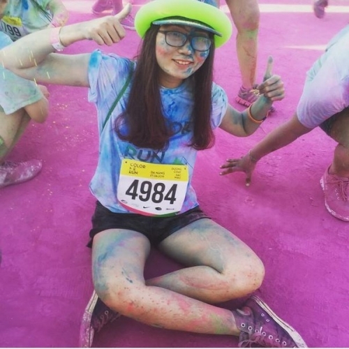 gioi tre da nang quay het minh trong le hoi color me run