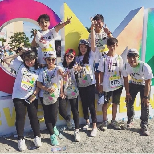 gioi tre da nang quay het minh trong le hoi color me run