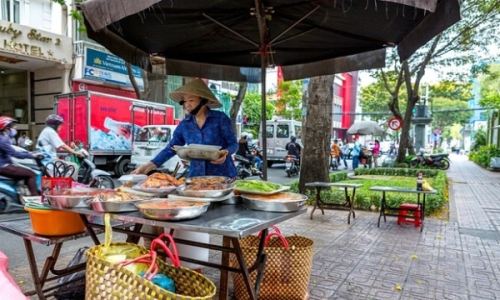 Báo Anh: Ẩm thực đường phố Việt Nam là 'một biểu hiện của sự lạc hậu' ảnh 2