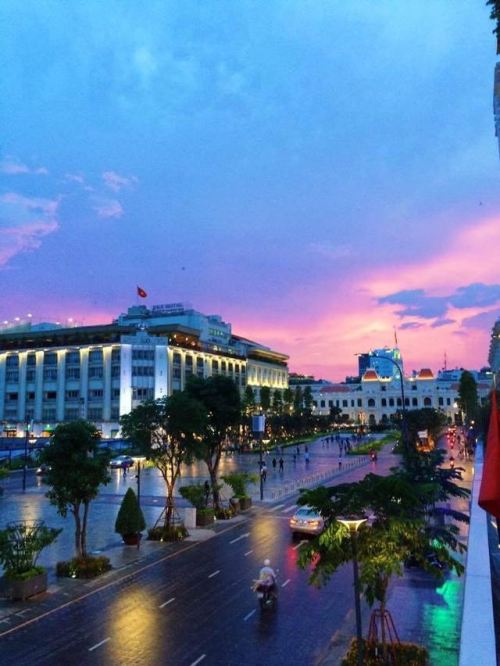 Những địa điểm uống cà phê và ngắm phố đi bộ từ trên cao ảnh 2