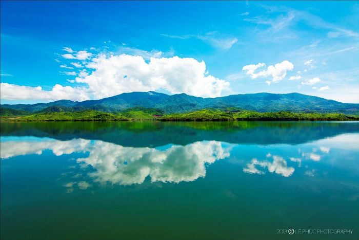 Lạ kỳ 'vịnh trên núi' - 2