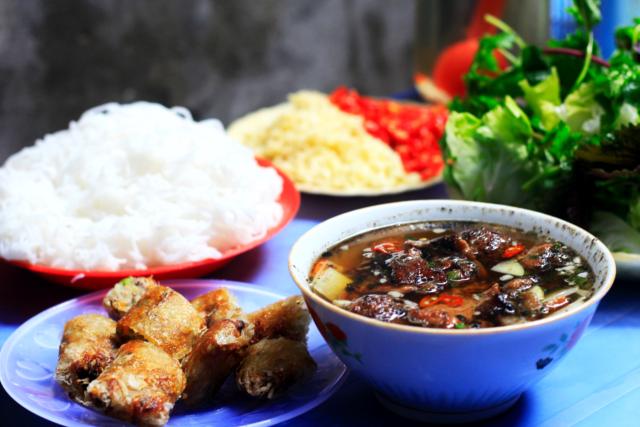 Địa chỉ thưởng thức món bún chả ngon tuyệt ở Hà Nội - 2