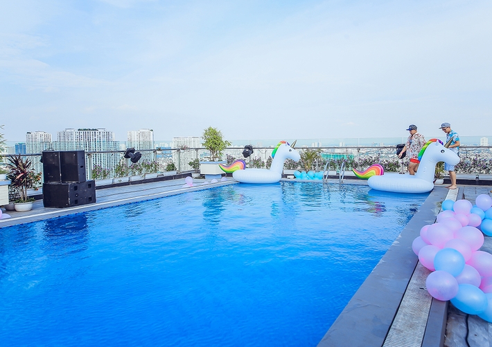 Pool party tại bể bơi view đẹp nhất Hà Nội - 3