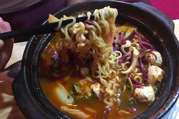 mi-cay-7-cap-do-kieu-han-thuc-chat-la-mon-an-tam-thuong