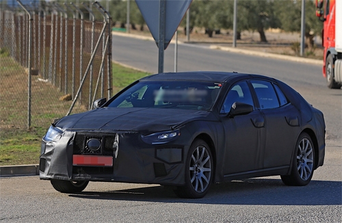 lexus-ls-the-he-moi-tang-tien-nghi-de-canh-tranh-serie-7