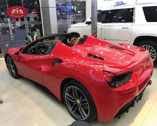 Cận cảnh Ferrari 488 Spider xông đất Việt Nam trong năm 2017 - Ảnh 2. Cận cảnh Ferrari 488 Spider xông đất Việt Nam trong năm 2017 - Ảnh 2.