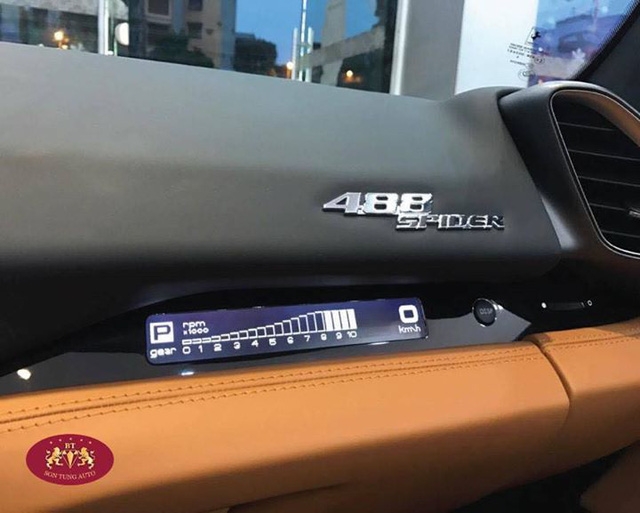 Cận cảnh Ferrari 488 Spider xông đất Việt Nam trong năm 2017 - Ảnh 4. Cận cảnh Ferrari 488 Spider xông đất Việt Nam trong năm 2017 - Ảnh 4.