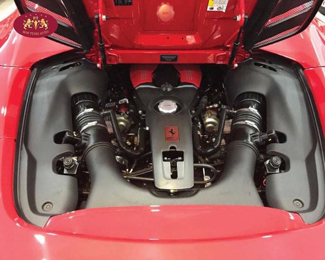 Cận cảnh Ferrari 488 Spider xông đất Việt Nam trong năm 2017 - Ảnh 8. Cận cảnh Ferrari 488 Spider xông đất Việt Nam trong năm 2017 - Ảnh 8.