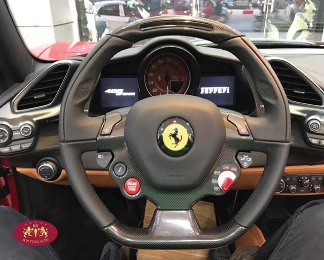 Cận cảnh Ferrari 488 Spider xông đất Việt Nam trong năm 2017 - Ảnh 9. Cận cảnh Ferrari 488 Spider xông đất Việt Nam trong năm 2017 - Ảnh 9.