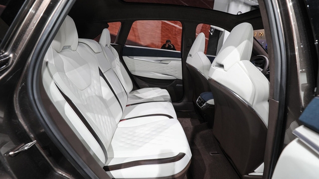 Infiniti QX50 Concept - SUV hạng sang cạnh tranh với Porsche Macan - Ảnh 12. Infiniti QX50 Concept - SUV hạng sang cạnh tranh với Porsche Macan - Ảnh 12.