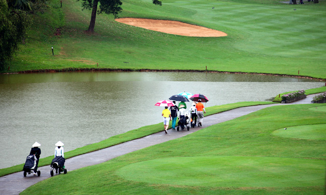 Du lịch golf Việt Nam: 'Con gà' hứa hẹn 'đẻ trứng vàng' - 2