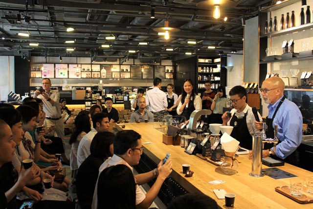 Đại sứ cà phê Starbucks: ‘Người Mỹ rất thích cà phê Việt Nam – Đà Lạt’ - 1