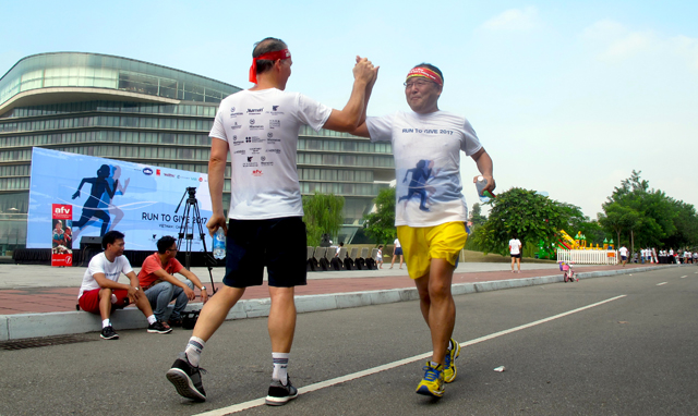 Run To Give 2017 quyên góp 133 triệu đồng cho học sinh miền núi - 5