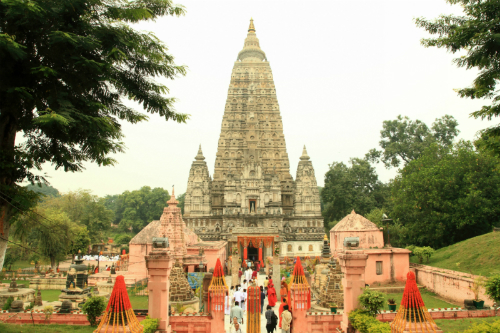 Den-Mahabodhi-mot-di-tich-tron-7462-3917