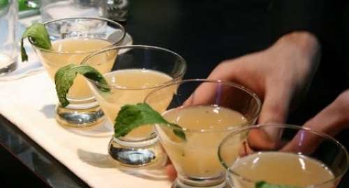 Cận cảnh cocktails tinh trùng ngựa tăng cường 'chuyện ấy' - 4