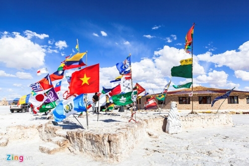 canh dong muoi uyuni qua ong kinh nguoi viet