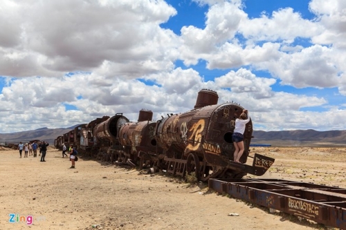 canh dong muoi uyuni qua ong kinh nguoi viet