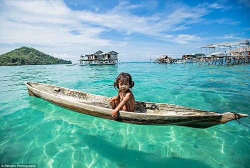 cuoc song giua bien khoi nhu thien duong cua bo toc nguoi ca-1