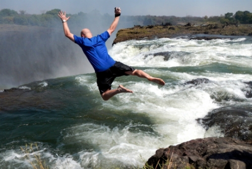 Devil’s Pool - hồ bơi kỳ quái và nguy hiểm nhất thế giới - 7