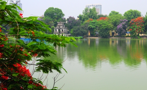 ha noi tung bung hoat dong chao mung cac ngay le lon