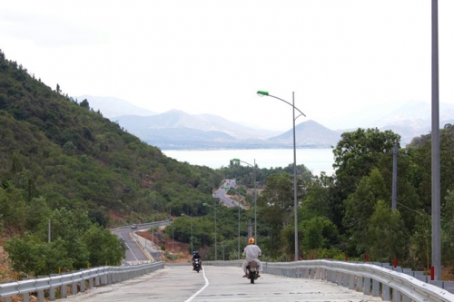 khung canh ngoan muc doc duong ven bien phan rang cam ranh-14