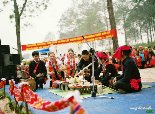 le hoi het cha cua nguoi thai o moc chau-2