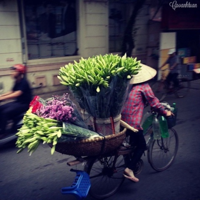 loa ken dau mua tren duong pho ha noi-2