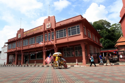 nhung cau chuyen ke ben bo dong melaka-13