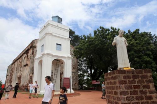 nhung cau chuyen ke ben bo dong melaka-6