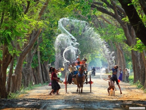 nhung le hoi te nuoc soi dong o dong nam a-5