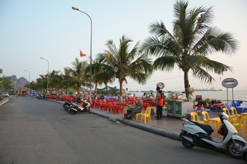 pho hai san ben bo vinh ha long