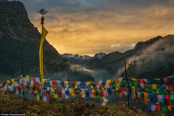 ve dep yen binh cua vuong quoc hanh phuc nhat chau a - 1