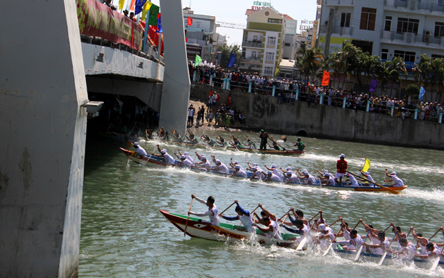 xuan soi dong voi le hoi dua thuyen truyen thong binh thuan - 20