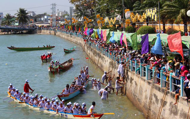 xuan soi dong voi le hoi dua thuyen truyen thong binh thuan - 4