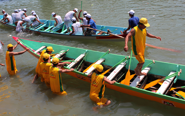 xuan soi dong voi le hoi dua thuyen truyen thong binh thuan - 7