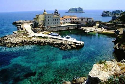 10 hòn đảo tù tuyệt đẹp của nước Ý - 9