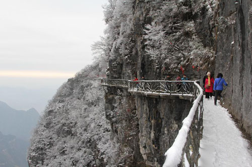 Tianmen-Mountain-China-7502-1410193028.j