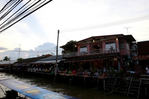 an dem tai cho noi lon thu haibangkok