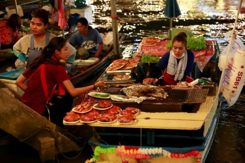 an dem tai cho noi lon thu haibangkok