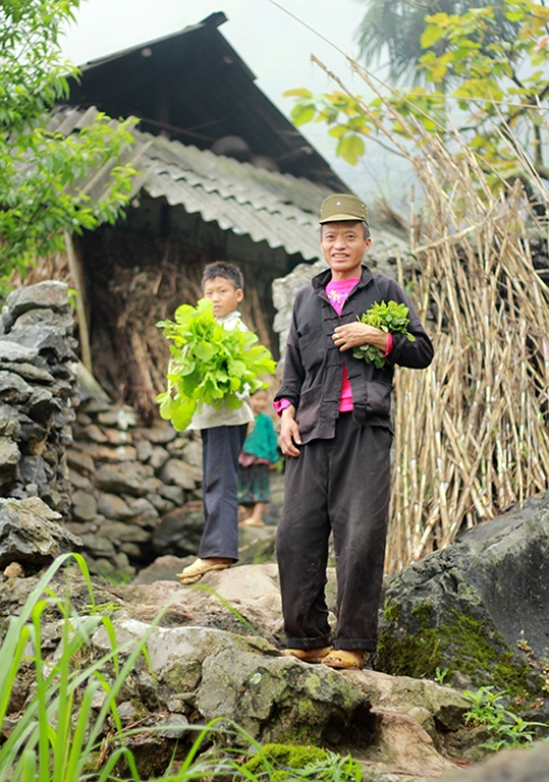 Bản Mông cheo leo bên dòng Nho Quế - 2