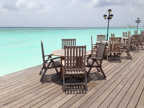 Bí quyết du lịch bụi ở thiên đường biển Maldives - 2