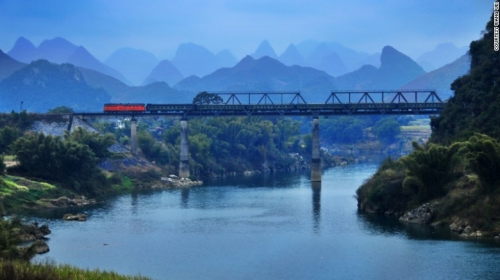 Chàng trai Trung Quốc say mê chụp ảnh đường sắt - 1