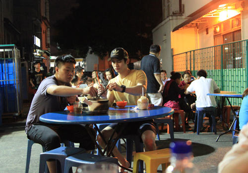 Cháo ếch nổi tiếng ở Geylang, Singapore - 3