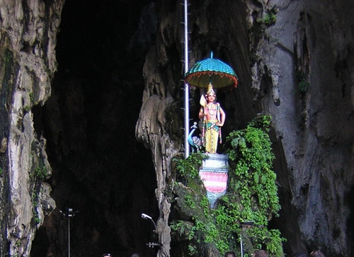 Chiêm ngưỡng bảo tàng điêu khắc Ấn Độ tại động Batu - 8