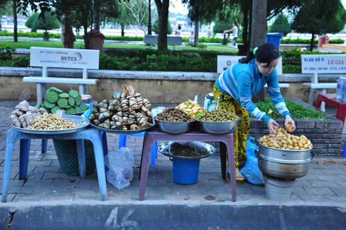 Chiều buông trên bến Ninh Kiều - 2