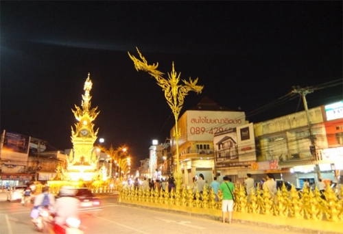 Chợ đêm cuối tuần đặc trưng ở Chiang Rai - 1