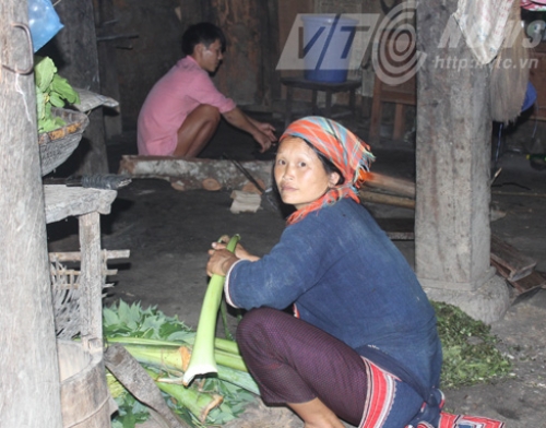 Chuyện lạ ở Hà Giang: Anh chàng đẹp trai quanh năm...cởi truồng - 4